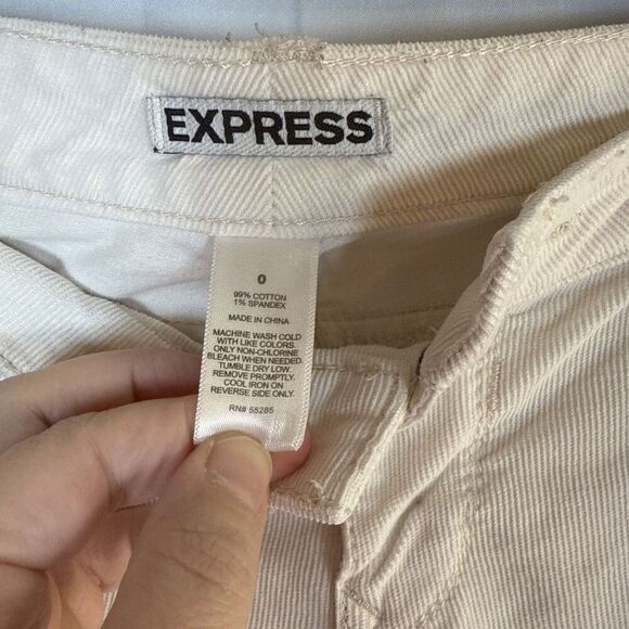 Women’s Express White Corduroy Jeans Size 0 Preowned - Picture 5 of 9